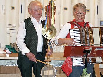 Emmi Weiß und Fritz Rabenstein bei ihrem Auftritt
