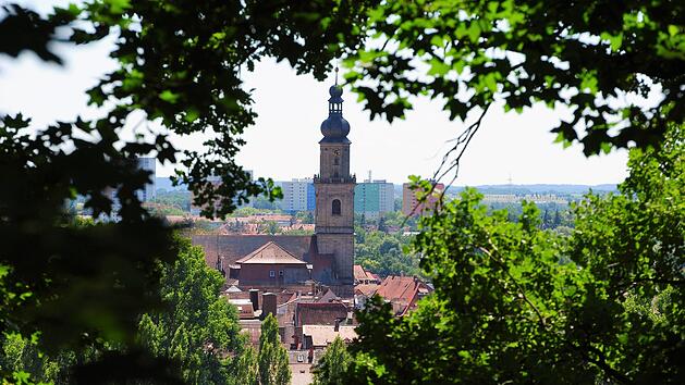 Stadt Erlangen l&auml;dt zur F&uuml;hrung "Eine Wanderung &uuml;ber den Burgberg" ein
