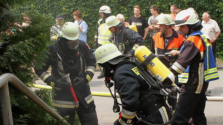 Im Mittelpunkt stand bei der Schauübung die Demonstration der Atemschutzträger.