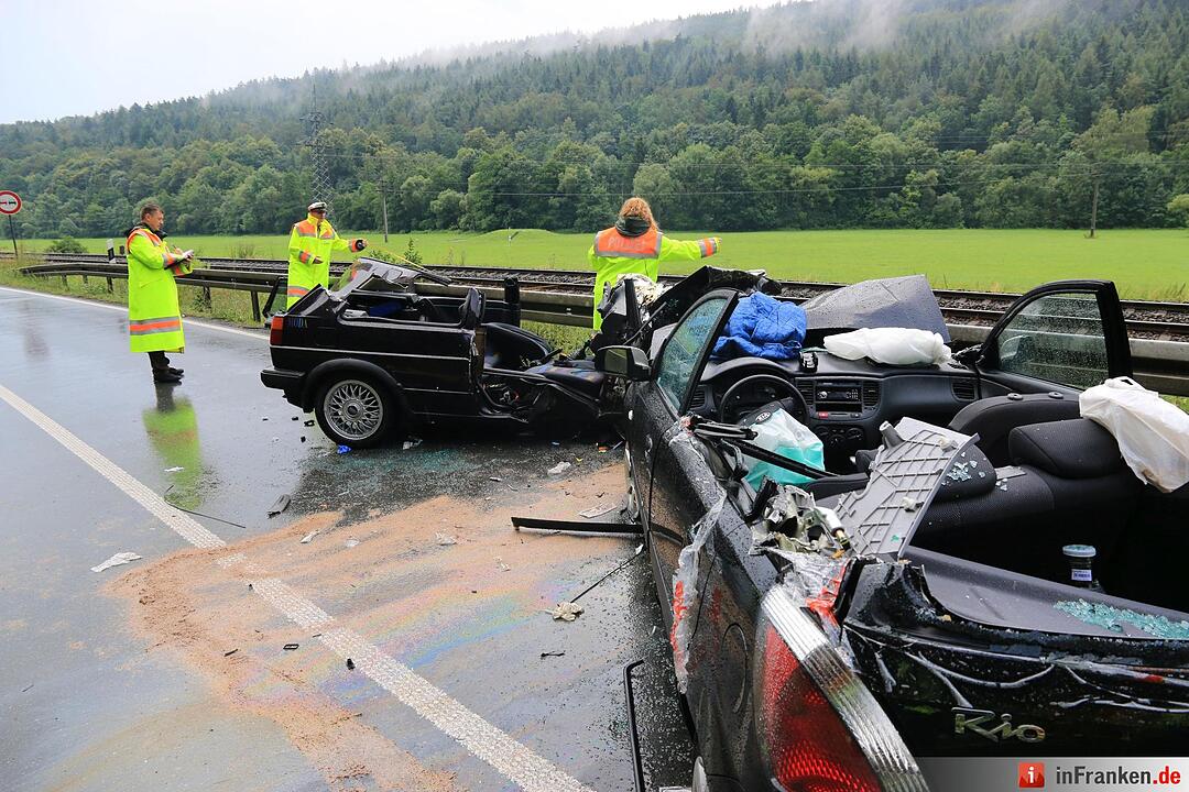 Fünf Verletzte bei Unfall auf B289 bei Kauerndorf