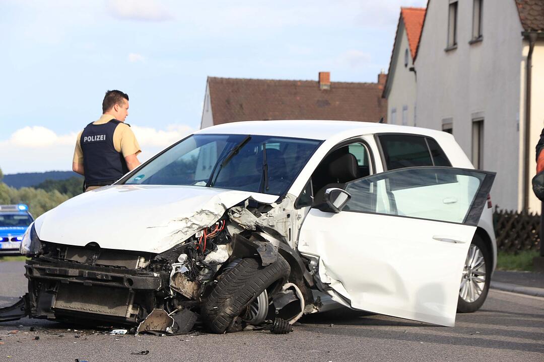 Betrunkener prallt in Gegenverkehr in Mühlendorf