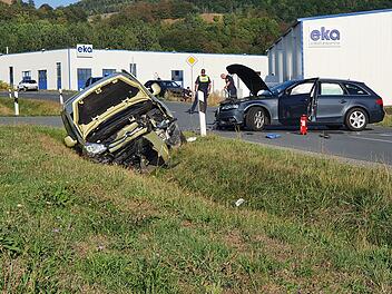 Frontalzusammensto&szlig; im Kreis Kulmbach: drei Menschen verletzt