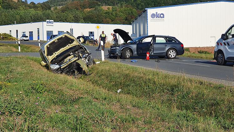Frontalzusammensto&szlig; im Kreis Kulmbach: drei Menschen verletzt