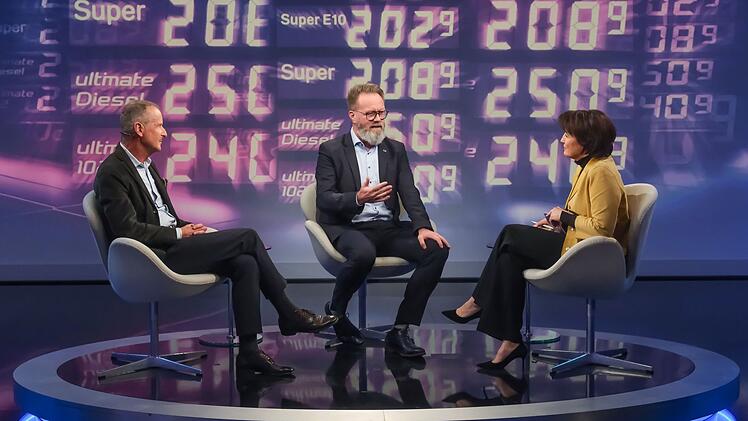 Herbert Diess (links) und Claus Ruhe Madsen sprachen bei Sandra Maischberger &uuml;ber den Wirtschaftsstandort Deutschland.