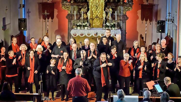 Das erfolgreiche Best-of-Konzert des Chores „Impuls“ in Langensendelbach brachte 1025 Euro an Spenden für die anstehende Renovierung der evangelischen Kirche St. Nikolaus in Baiersdorf zusammen.