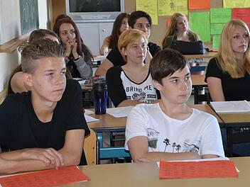 Potenzielle Anw&auml;rter f&uuml;r den gehobenen Polizeidienst? Einige waren schon fest entschlossen. Fotos: Uschi Prawitz