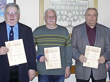 Von links: Zweiter Vorsitzender Anton Zellmann, Herbert Scheerbaum, Georg Bayer, Bernhard Batzner, Andreas Dötsch und Erster Vorsitzender Josef Schneiderbanger  Foto: p