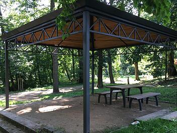 Auch dieser Pavillon ist Bestandteil des neu gestalteten Trabelsdorfer Schlossparks. Foto: Anette Schreiber