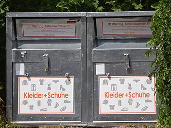 Was passiert mit Klamotten aus dem Altkleidercontainer
