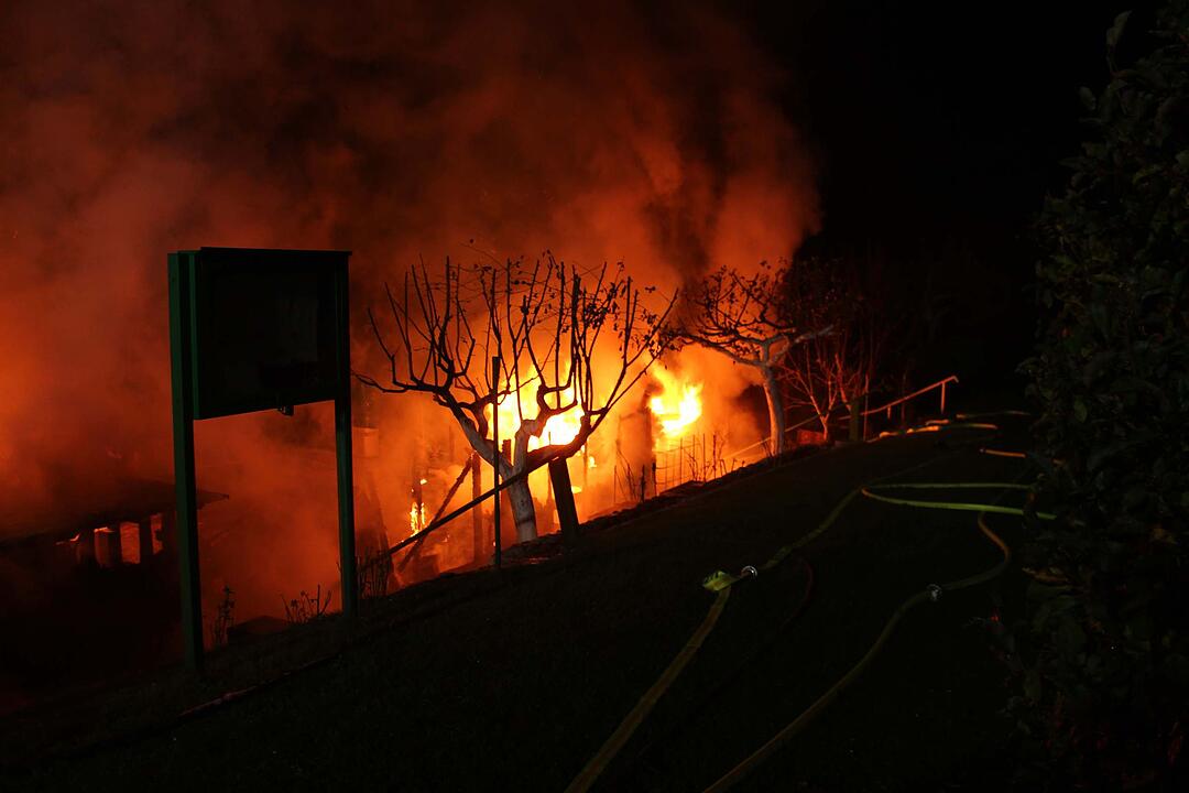 Bayreuth: Gartenkolonie geht in Flammen auf