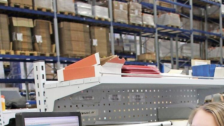 Ina-Sofie Müller hat während ihrer Ausbildung zur Industriekauffrau auch in der Logistik gearbeitet. Dort bietet das Haßfurter Unternehmen Uponor in diesem Jahr acht Ferienjobs an.  Foto: Uponor