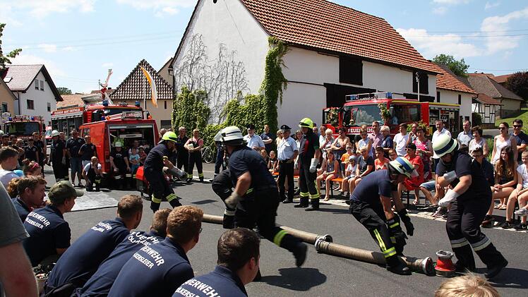 Wettbewerb "Saugleitung-Kuppeln"  In Frankenbrunn. Carolin Granich