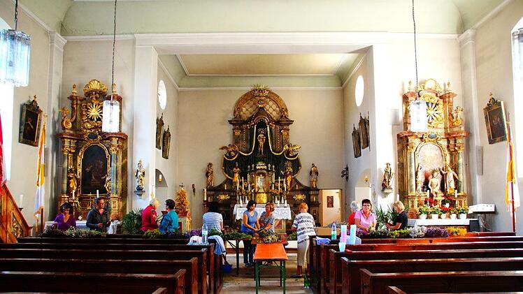 Die Frauen bei der Arbeit am Wurzb&uuml;schelJoseph Beck