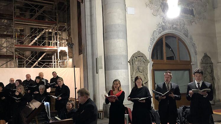 Die Solisten (von links) Radka Loudova-Remmler (Sopran), Katrin Edelmann (Alt), Tobias Schäfer (Tenor) und Maximilian Angmann (Bass).