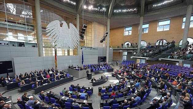 Sollen Politiker in die Rentenkasse einzahlen? CDU-Minister hat klare Haltung dazu