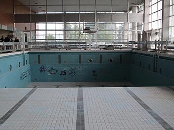 Ins alte Hallenbad am Margaretendamm zieht neues Leben ein.