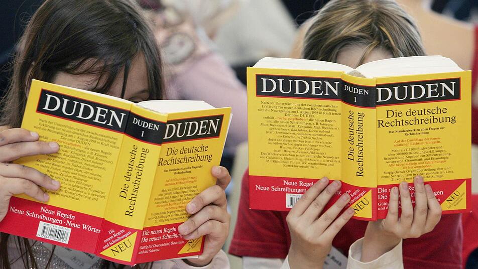 Nix deutsch? Der Duden sei voller Sprachpanscherei, meint der Verein Deutscher Sprache. Foto: Frank May/dpa