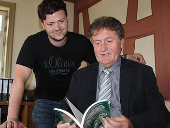 Johannes Laschka (links) will von seinem Vater Hans-Peter lernen.  Foto: Veronika Schadeck