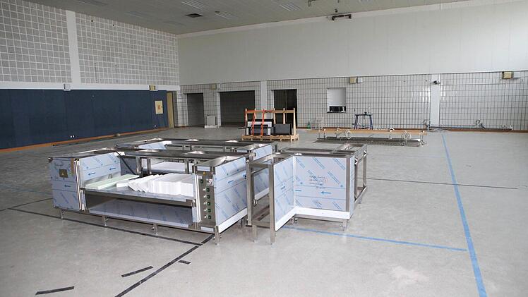 Die Turnhalle der ehemaligen amerikanischen Grundschule "Home of the Eagles". Sie wird künftig als Mensa fungieren.