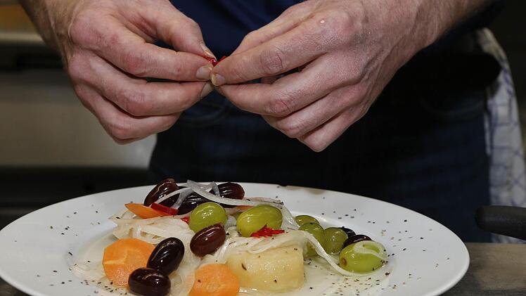 Blick in die Küche des Kulmbacher Gewürzsommeliers Frank Stübinger. Foto: Matthias Hoch
