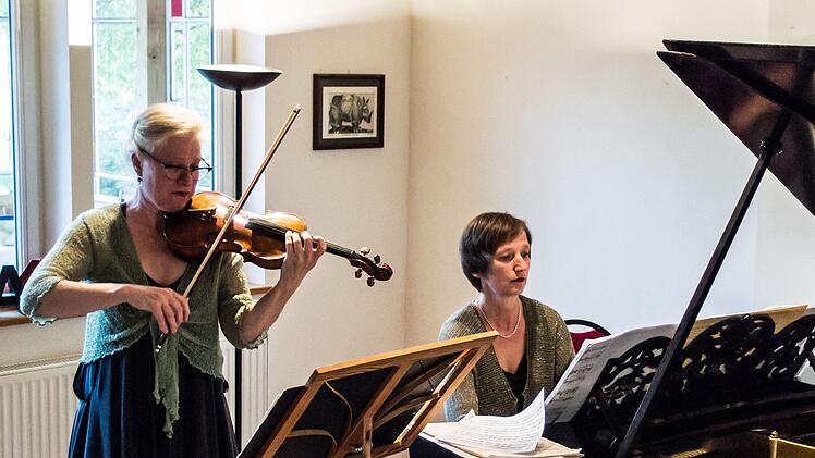 Reichlich Beifall gab es für das Duo Kathrein beim Gastspiel in Elsa.Foto: Jochen Berger