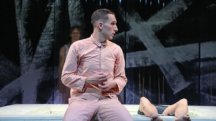 Quoten-Hit in der Reithalle: 100 Prozent Auslastung verbuchte Büchners "Woyzeck" als Gemeinschaftsproudktion zwischen Schauspiel und Ballett.Foto: Henning Rosenbusch