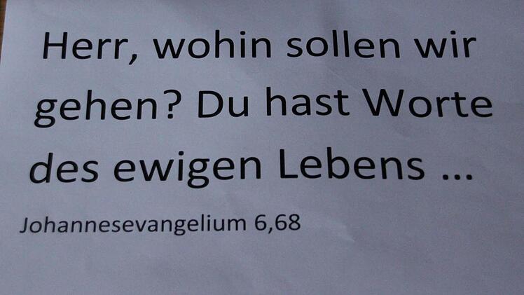 Ein Zitat aus dem Johannesevangelium liegt aus.