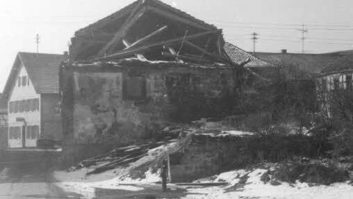 Das eingestürzte Nebengebäude der Meierei auf einer undatierten Aufnahme Foto: Archiv/Schmidt