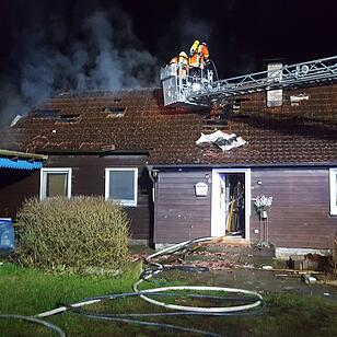 Anbau geht in Flammen auf