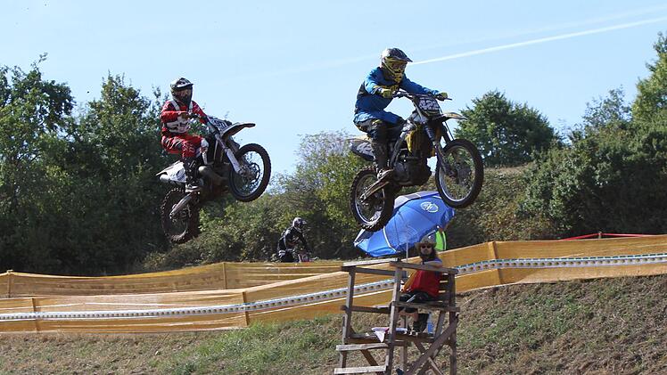 Hoch hinaus: Auch große Sprünge waren Teil der Strecke auf der Bramberger Alm.