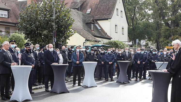 Müssen Polizisten wirklich bereit sein, ihr Leben für andere einzusetzen? Darüber sprach Polizeiseelsorger Matthias Herling zu den rund 300 Gästen der Gedenkfeier.