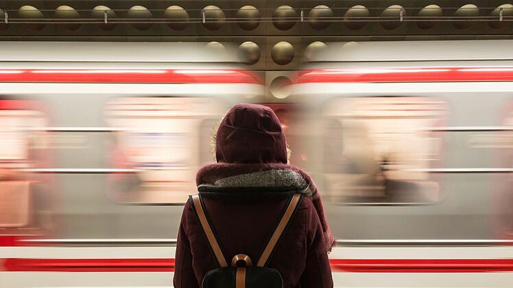 Zug nach Nürnberg: Eine 16-Jährige wurde von einem Mann sexuell belästigt. Symbolfoto: Fabrizio Verrecchia