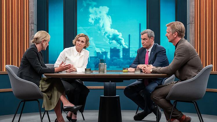 Caren Miosga (zweite von links) sprach mit ihren G&auml;sten Melanie Baum, Markus S&ouml;der und Gordon Repinski &uuml;ber den aktuellen Kurs der Bundesregierung.