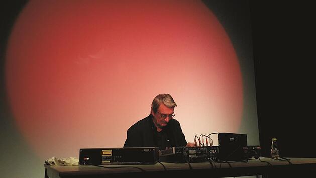 Ein Pionier der experimentell-elektronischen Musik: Asmus Tietchens