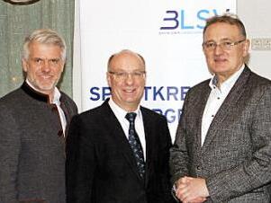Beim Sportgespräch des BLSV-Kreisverbandes standen in Ebelsbach Rede und Antwort (von links): Wilhelm Schneider, Steffen Vogel, Gerald Makowski, Berthold Rüth sowie Günther Jackl.  Foto: Günther Geiling