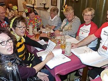 Ausgelassene Stimmung herrschte beim närrischen Wirtshaussingen in Kupferberg. Foto: Klaus-Peter Wulf