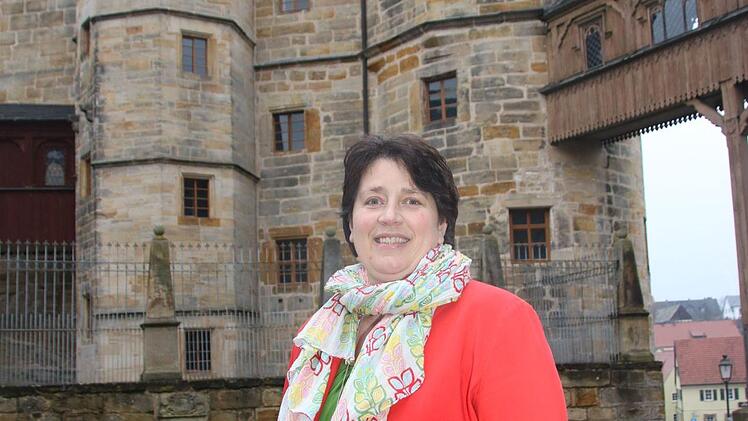 Dunja Pfaffenberger, hier vor dem Thurnauer Schloss, will Bürgermeisterin werden. Foto: Alexander Hartmann
