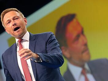 Berlin: Christian Lindner, FDP-Vorsitzender, h&auml;lt auf dem 69. Ordentlichen Bundesparteitag der FDP eine Rede. Foto: Wolfgang Kumm/dpa