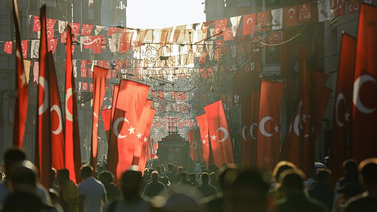 Die Einkaufsstra&szlig;e Istiklal in Istanbul