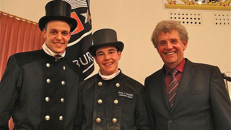 Jürgen Zellhahn (rechts) hat in seiner Firma Meister Reusch und Geselle Johannes Fella (Hammelburg) ausgebildet.