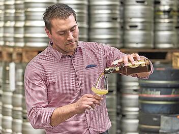Biersommelier Andrei Stirbati bei der Verkostung  Foto: privat