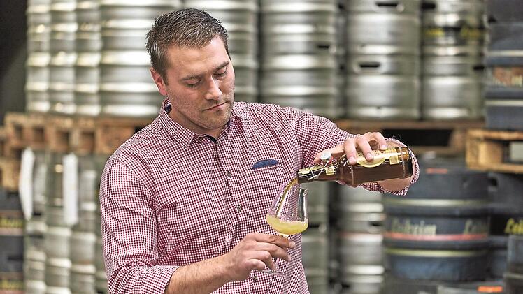 Biersommelier Andrei Stirbati bei der Verkostung  Foto: privat