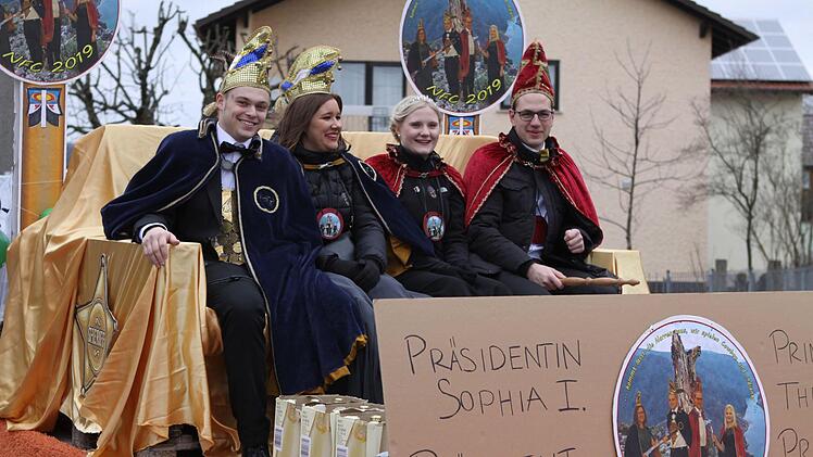 Faschingsumzug in Neukenroth. Foto: Michael Wunder