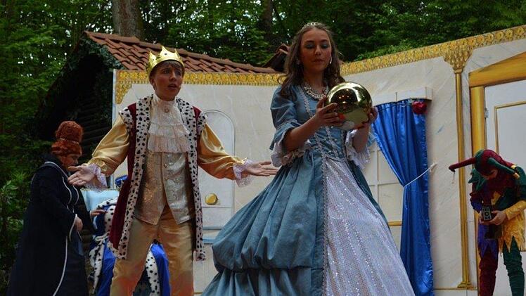 Premiere des Märchens "Froschkönig" auf der Waldbühne Heldritt Foto: Gabi Bertram