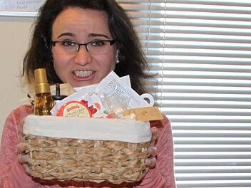 Fastenaktion: Ein ganzer Korb voller Badezusätze - und Redakteurin Ulrike Müller darf keinen davon verwenden. Foto: Sebastian Fläschner