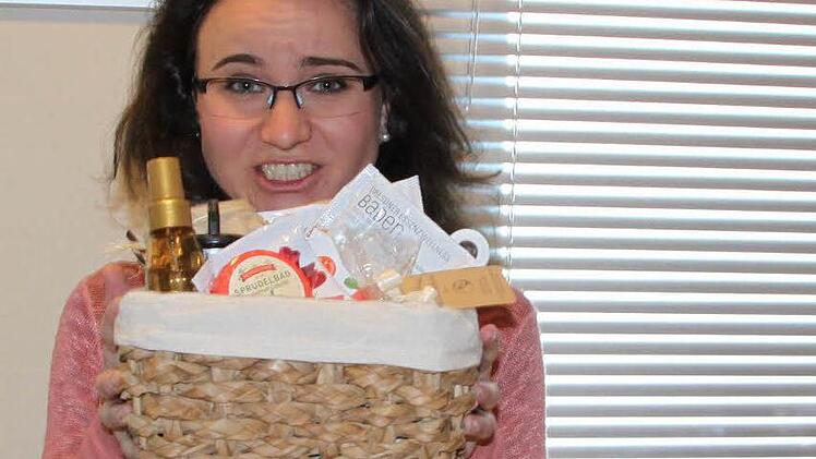 Fastenaktion: Ein ganzer Korb voller Badezusätze - und Redakteurin Ulrike Müller darf keinen davon verwenden. Foto: Sebastian Fläschner