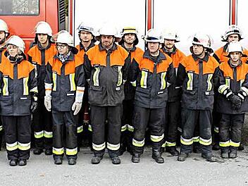 Diese Frauen und Männer der Feuerwehren aus Nordhalben und Heinersberg legten die Prüfung in technischer Hilfeleistung ab.  Foto: Michael Wunder