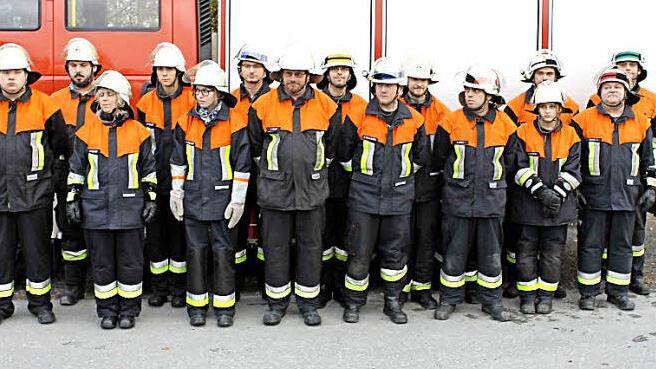 Diese Frauen und Männer der Feuerwehren aus Nordhalben und Heinersberg legten die Prüfung in technischer Hilfeleistung ab.  Foto: Michael Wunder
