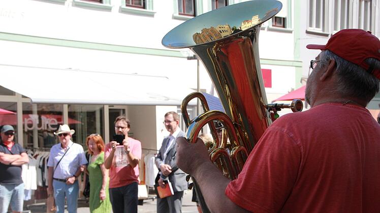 Impression vom Flashmob in Bad Kissingen. Foto: Johannes Schlereth