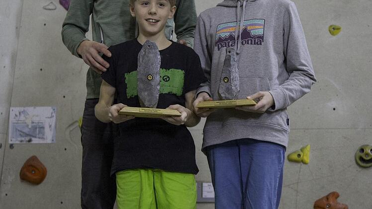 ie Kletter-Stadtmeister aller Klassen 2019: Jan Carlsen und Ben Ruckdäschel (10) teilen sich den Titel bei den Herren. Kathi Ruckdäschel (14) setzt sich erstmals bei den Damen durch. Der Nachwuchs zeigt sich bärenstark.